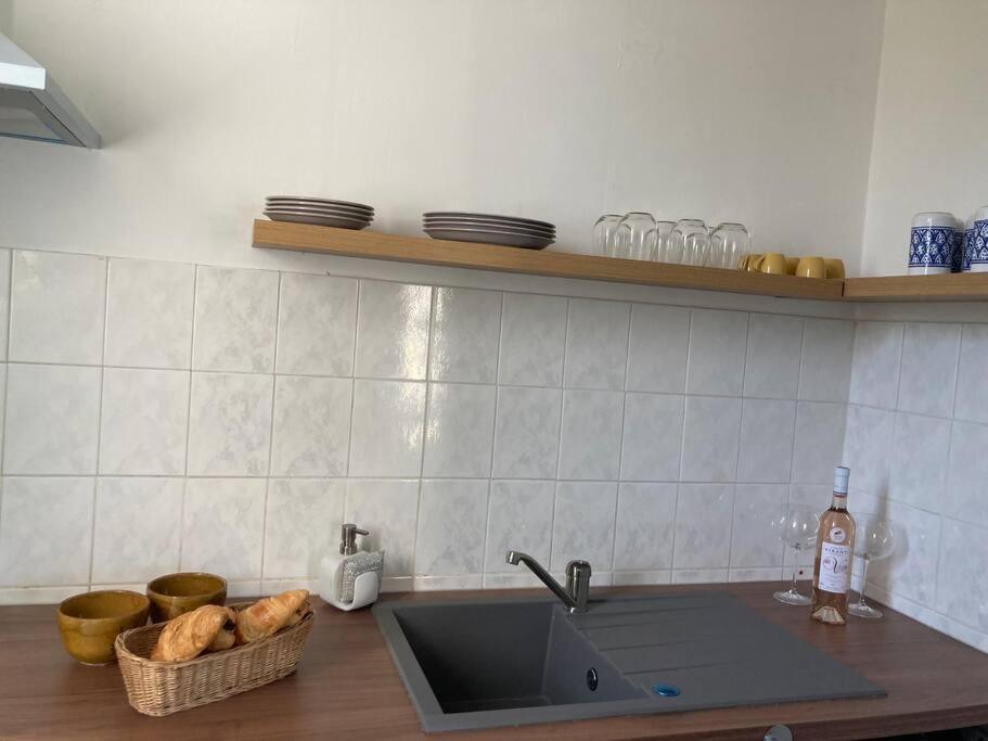 Cozy Studio With Balcony And Free Parking Aix-en-Provence Kültér fotó